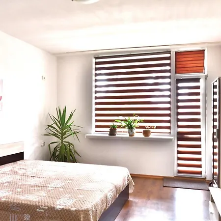 Downtown By The Lindens Yambol