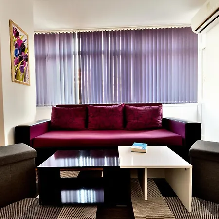 Downtown By The Lindens * Jambol