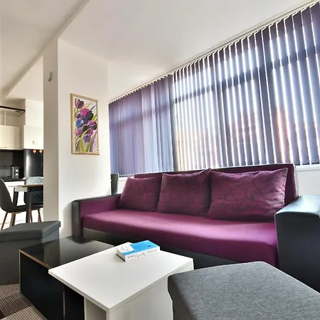 Downtown By The Lindens Apartman