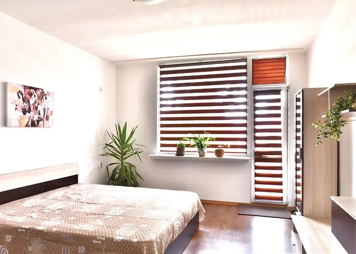 Downtown By The Lindens ימבול