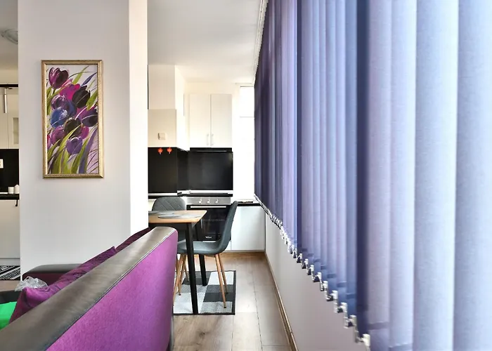 Downtown By The Lindens ימבול