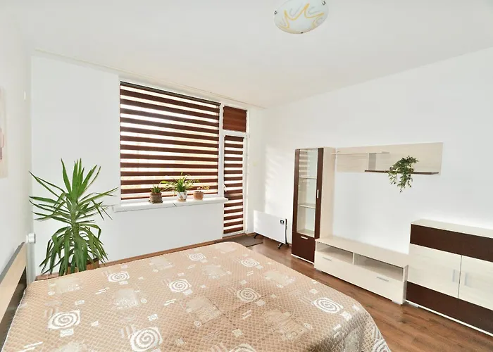 Downtown By The Lindens ימבול