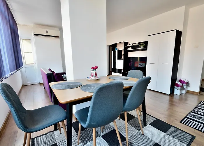 Downtown By The Lindens Yambol